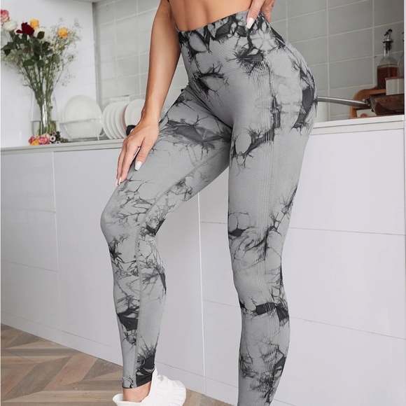 Seamless Tie Dye Sports Leggings - Picture 2 of 7